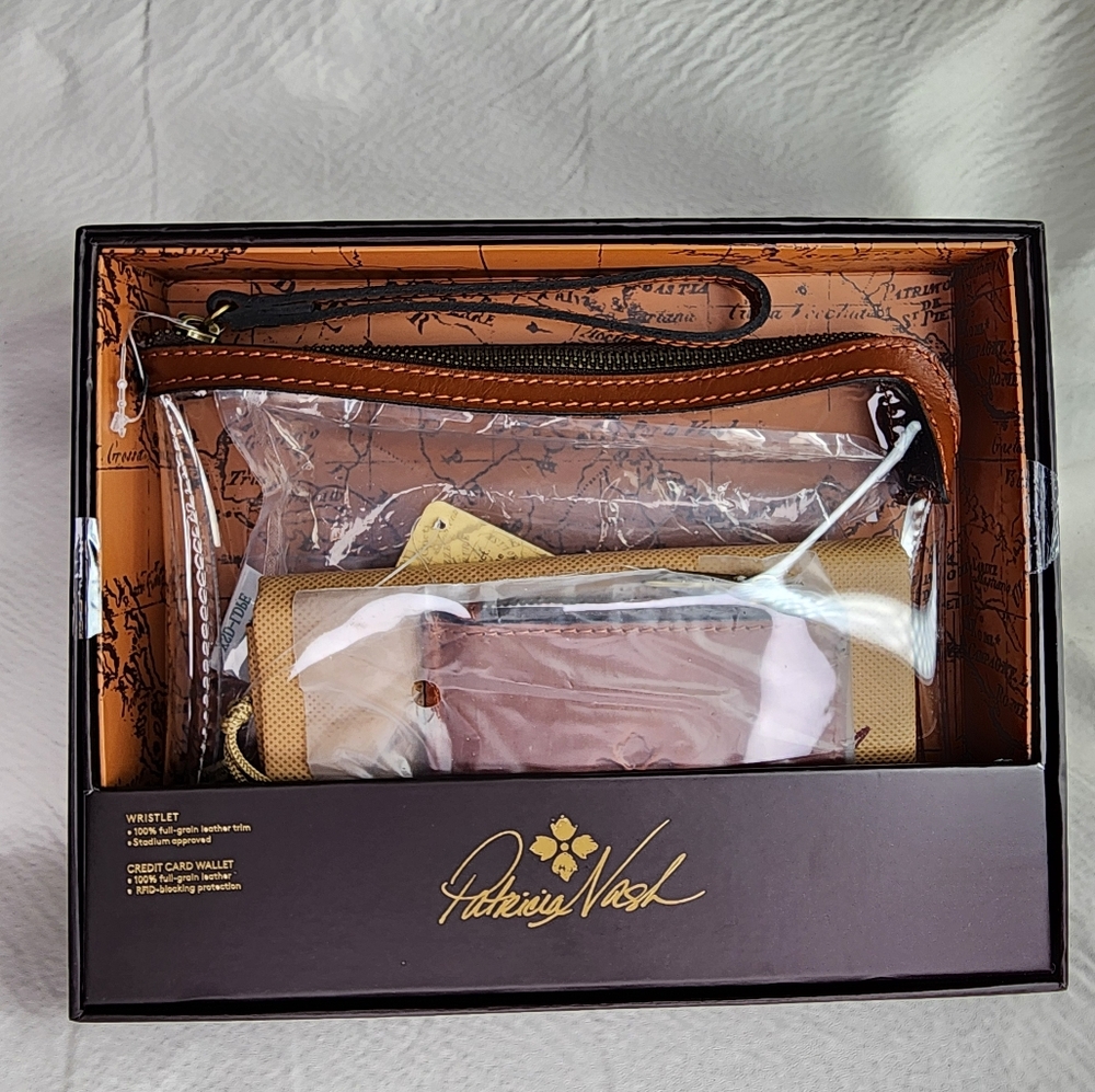 Patricia Nash Wristlet & Credit Card Wallet Florence Stadium Pouch Boxed Set NEW